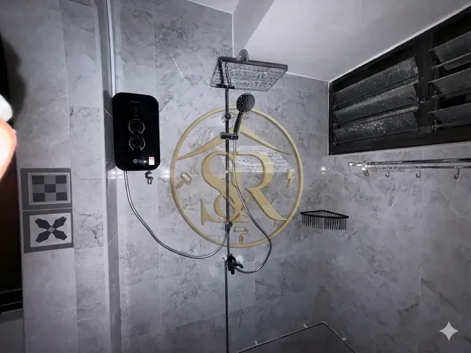 Licensed emergency plumber in Singapore providing plumbing repair service